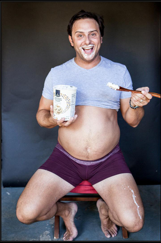 Illustration for article titled This Man's Wife Refused to Pose for Pregnancy Pics, So He Did Instead